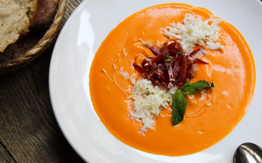 salmorejo cordoba|plato salmorejo con jamon|salmorejo cordoba